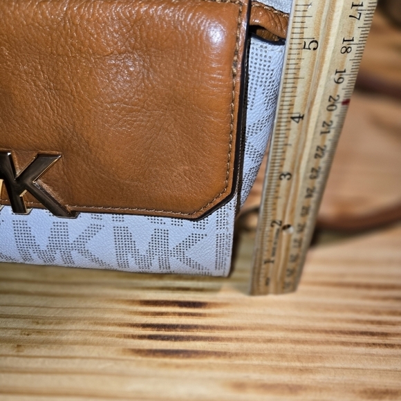 Michael‎ Michael Kors Fulton Flap Crossbody Cream And Brown - Picture 13 of 13